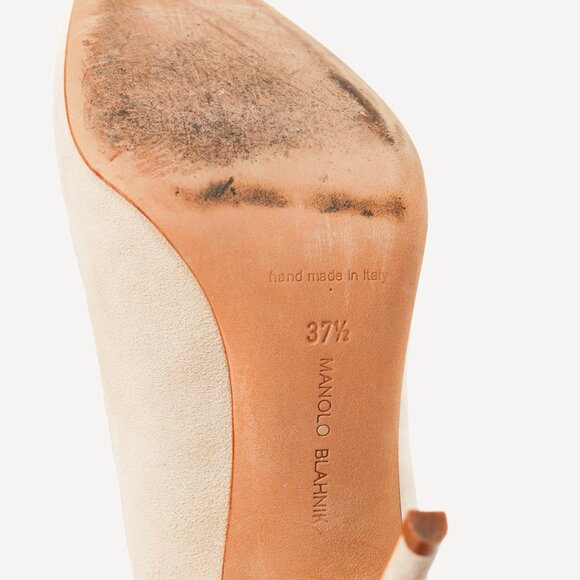 Manolo Blahnik BB Beige Suede Pointed-Toe Pumps - Picture 5 of 8